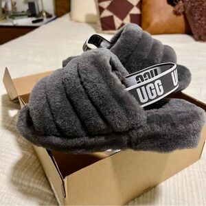 UGG Yeah Slippers in charcoal grey NWT